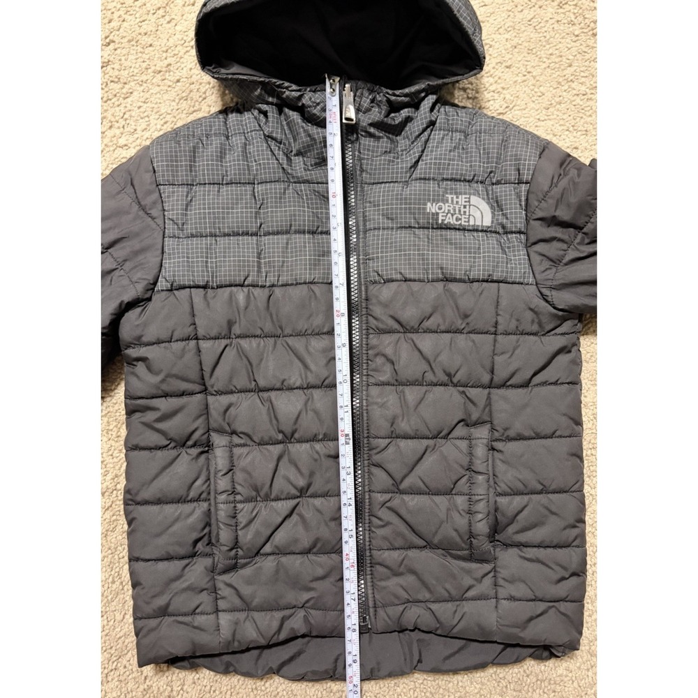 The North Face Kids' Boys Reversible Perrito Hooded Jacket, XS (6) Black/Gray - Picture 7 of 16